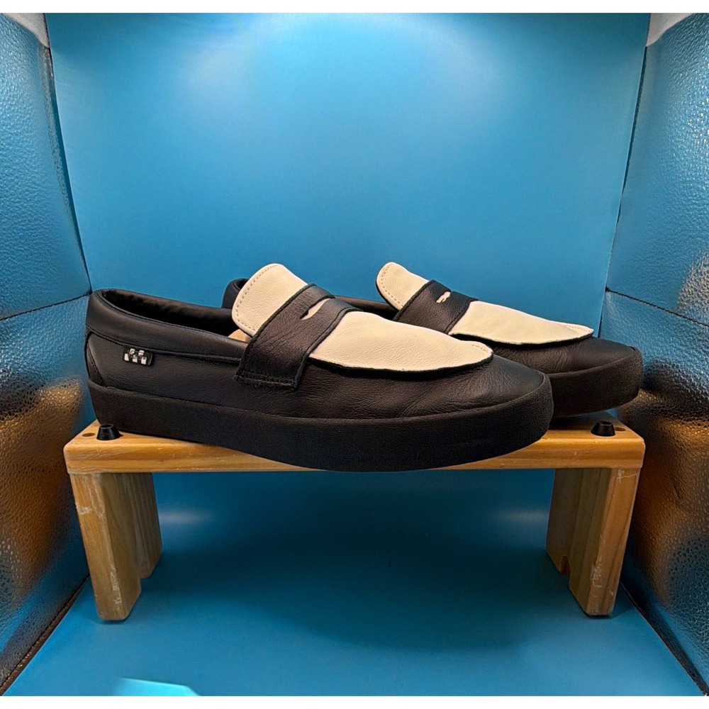 VANS Men's Black/White Slip-On Loafer Leather Upper Round Toe US 10. NWOT!